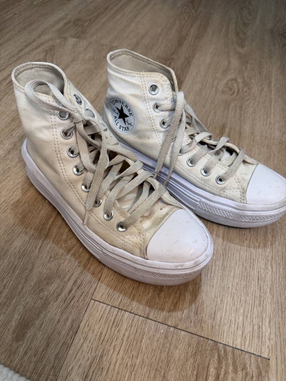 Converse - Picture 4 of 4
